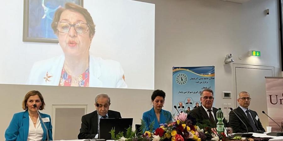 سمینار «اذربایجان و روند شکل گیری دموکراسی پایدار »